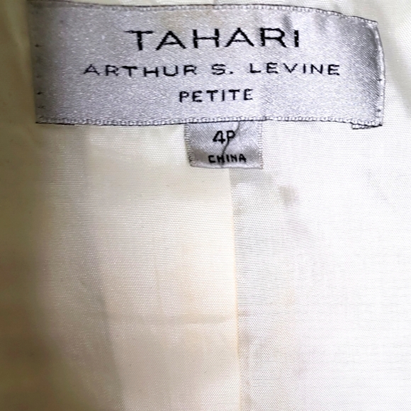 Tahari Tweed Balzer & Skirt set size 4P - Picture 9 of 9